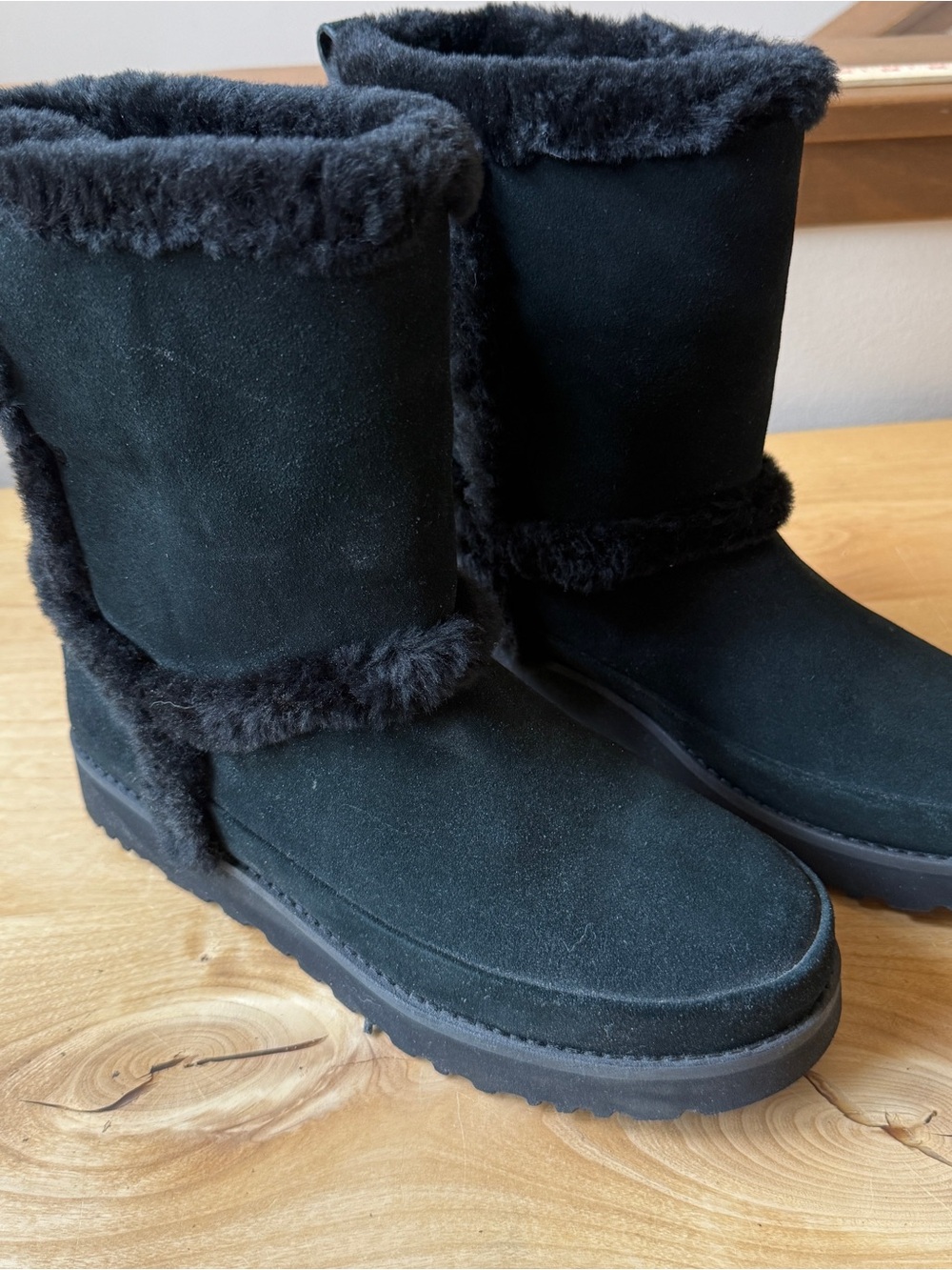 UGG AUSTRALIA BLACK SUEDE CLASSIC BOOT PULL ON FLAT SN 1112500 WINTER COZY W 9 - Picture 4 of 12